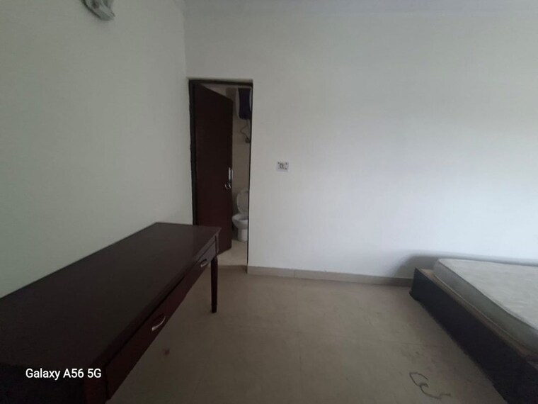 Room, vasant kunj 3 Bedroom 1800 Sq.Ft. Apartment In Vasant Kunj Delhi 10216567