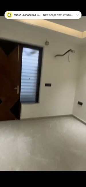 Room in 3 BHK Builder Floor at BPTP District, Sector 81 – for Rent