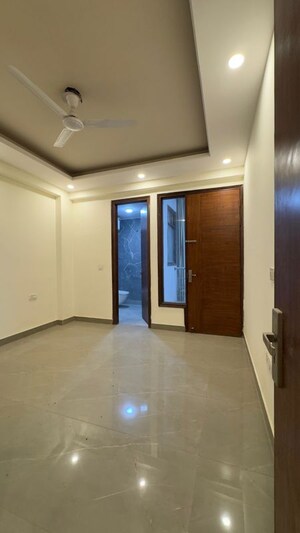 Room in 3 BHK Builder Floor at Palm Residency Chhatarpur, Chattarpur – for Rent