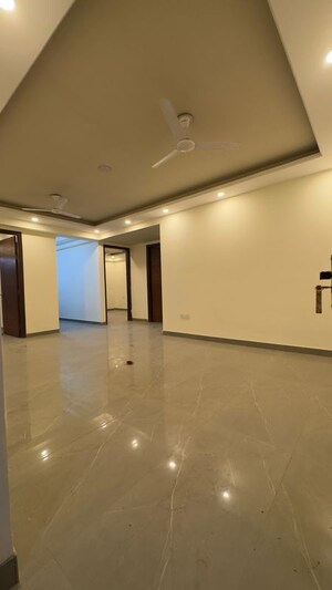 Room in 3 BHK Builder Floor at Palm Residency Chhatarpur, Chattarpur – for Rent