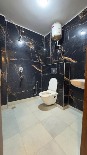 Gym in 3 BHK Builder Floor at Palm Residency Chhatarpur, Chattarpur – for Rent