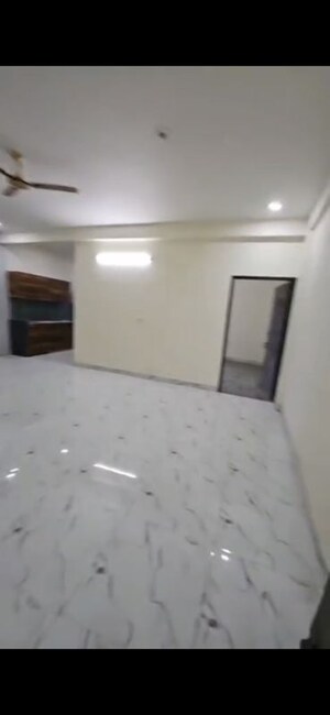 Room in 2 BHK Builder Floor at BPTP Park 81, Sector 81 – for Rent