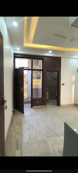 Room in 2 BHK Builder Floor at Shakti Khand iv – for Sale