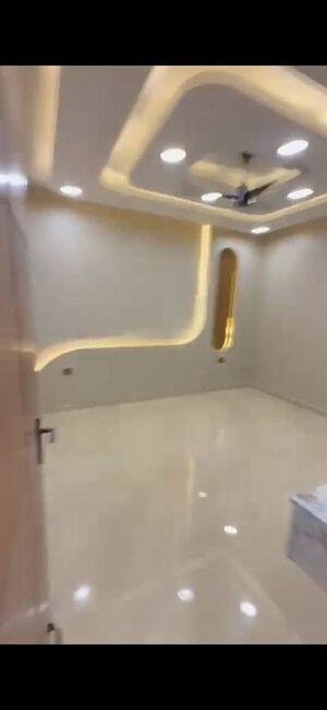 Furnished Amenities in 4 BHK Builder Floor at Sector 19 – for Rent