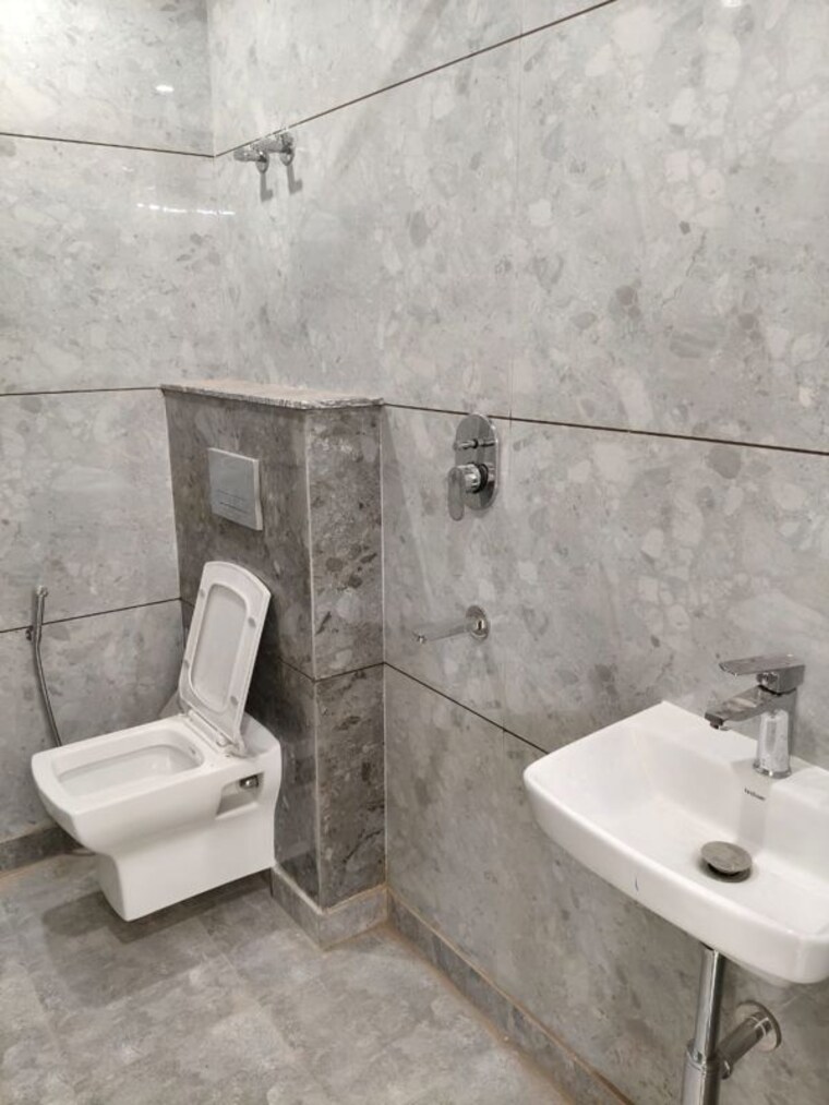 Bathroom, mahavir enclave 1 2 Bedroom 650 Sq.Ft. Apartment In Mahavir Enclave 1 Delhi 10216612