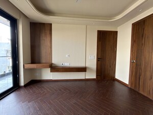 Room in 3.5 BHK Apartment at Sector 8 Dwarka – for Sale
