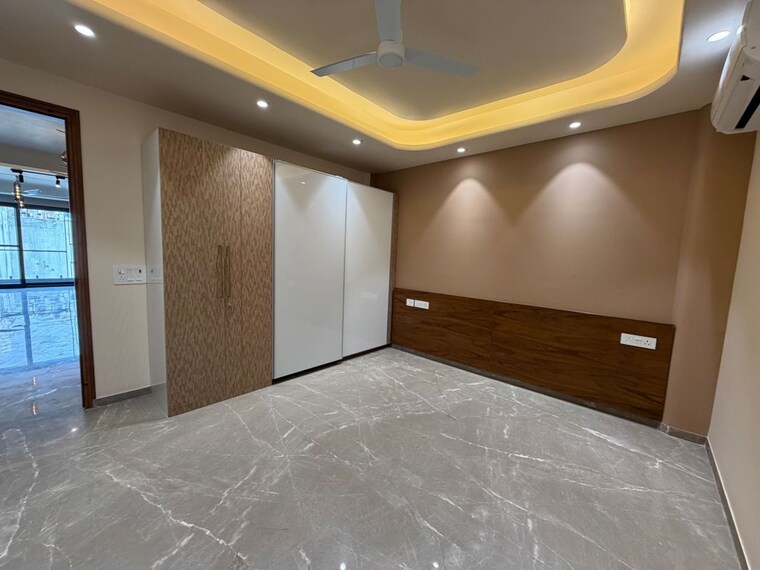 Room, sector 8 dwarka 3.5 Bedroom 2000 Sq.Ft. Apartment In Sector 8 Dwarka Delhi 10216625