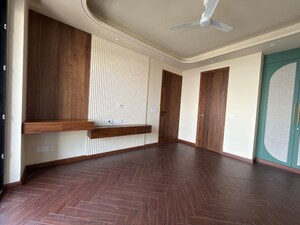 Room in 3.5 BHK Apartment at Sector 8 Dwarka – for Sale