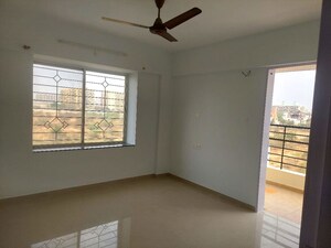 Room in 3 BHK Apartment at Bramha Park, Tingre Nagar – for Rent