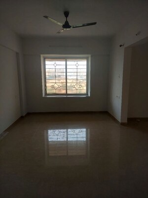 Room in 3 BHK Apartment at Bramha Park, Tingre Nagar – for Rent