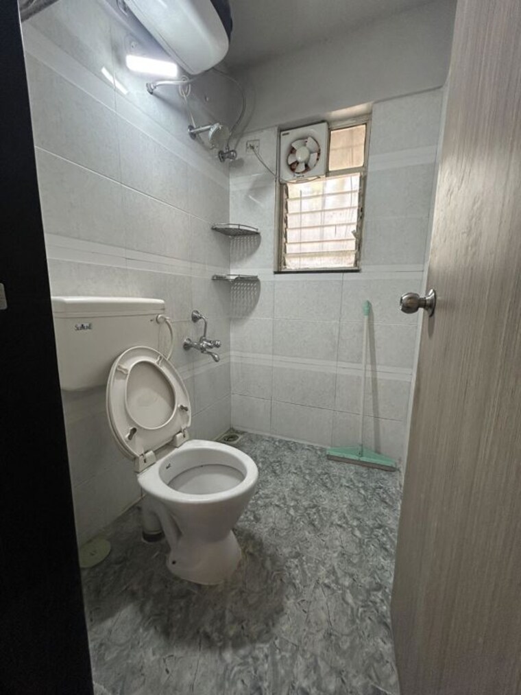 Bathroom, b-u-bhandari-everglade 2.5 Bedroom 1420 Sq.Ft. Apartment In Kharadi Pune 10216601