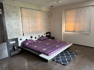 Bedroom in 4 BHK Apartment at Bodakdev – for Rent