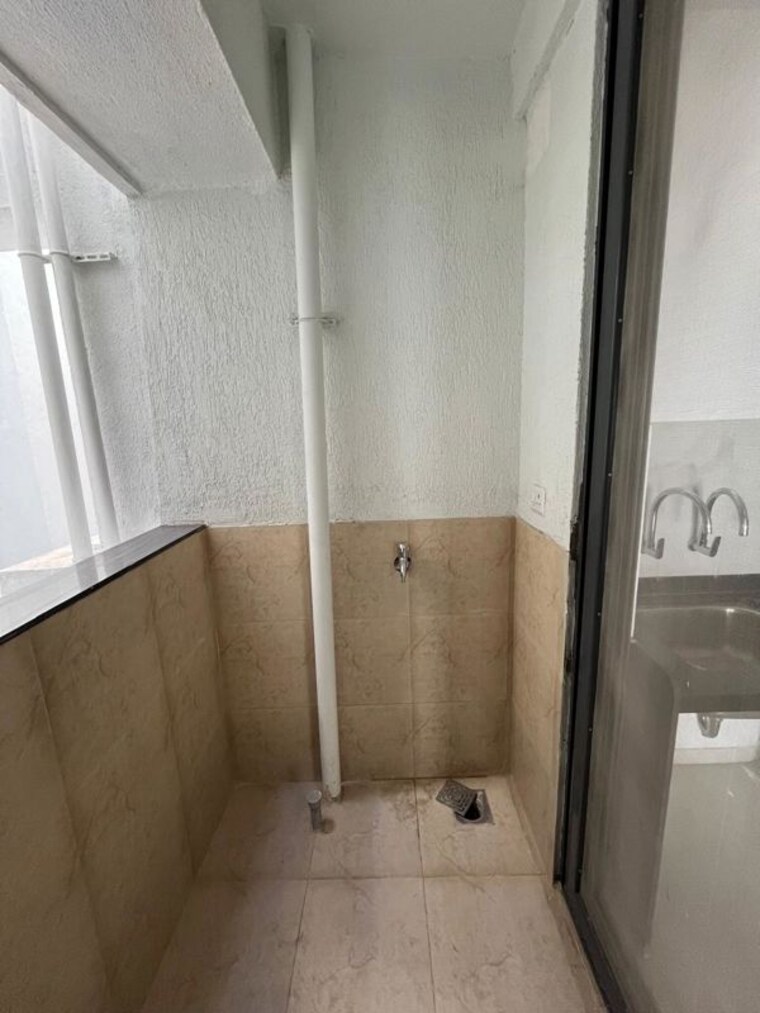 Bathroom, majestique-signature-towers 2 Bedroom 900 Sq.Ft. Apartment In Balewadi Pune 10216661