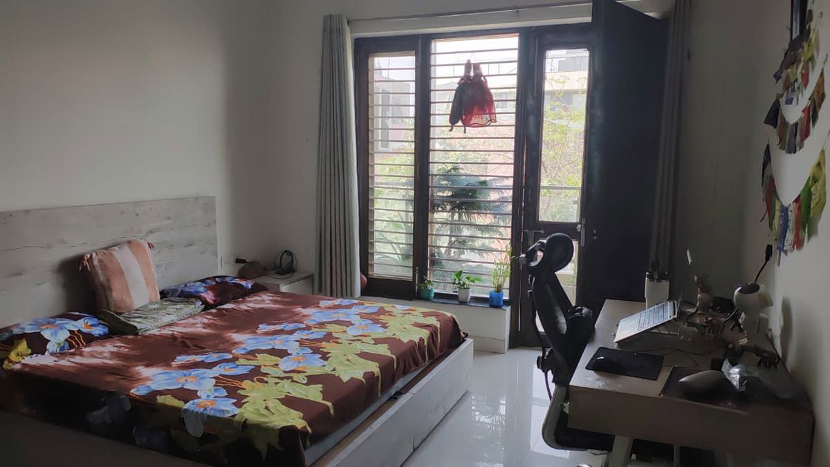 3 BHK + Pooja Room Builder Floor For Rent in Unitech South City II