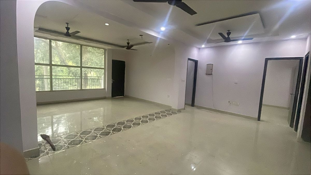 2.5 BHK + Pooja Room,Store Room Apartment For Sale in Kalkaji