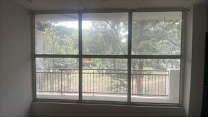 Room in 2.5 BHK Apartment at Kalkaji – for Sale