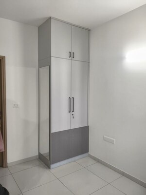 Room in 3 BHK Apartment at Kolte Patil iTowers Exente, Electronic City Phase I – for Rent