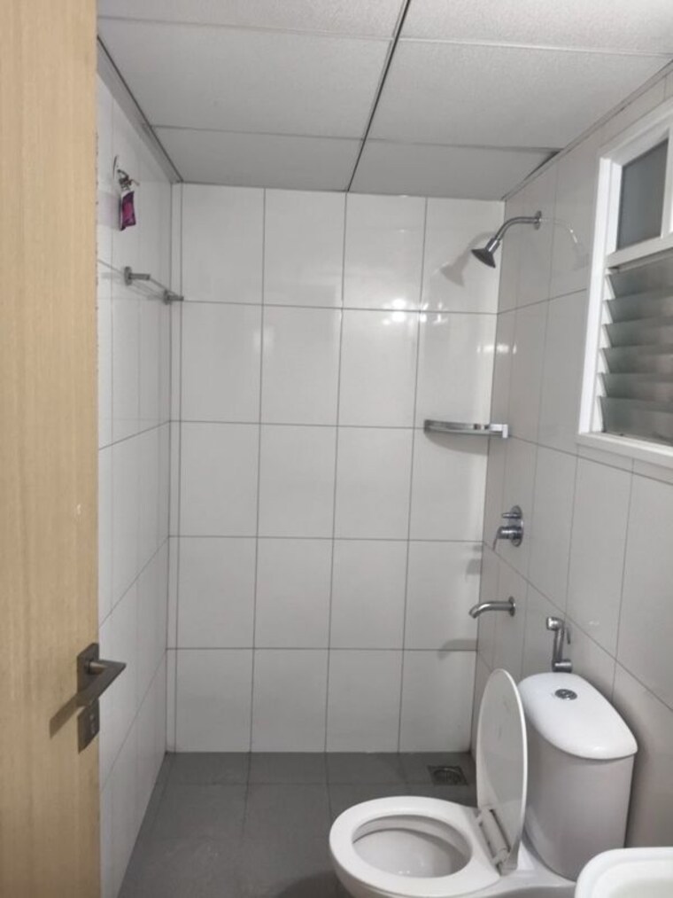 Bathroom, kolte-patil-itowers-exente 3 Bedroom 1800 Sq.Ft. Apartment In Electronic City Phase I Bangalore 10216674