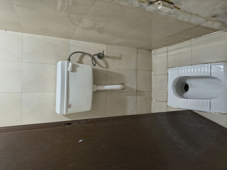 Bathroom, chembur 1 Bedroom 300 Sq.Ft. Apartment In Chembur Mumbai 10216715