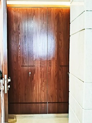 Furnished Amenities in 4 BHK Builder Floor at Defence Colony – for Rent