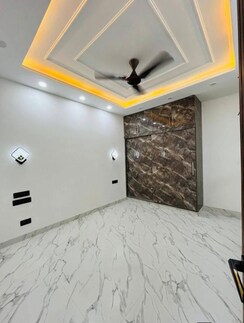 4 BHK + Servant Room Builder Floor For Sale in Auram Floor