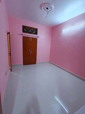 Room in 1.5 BHK Builder Floor at Gomti Nagar – for Rent