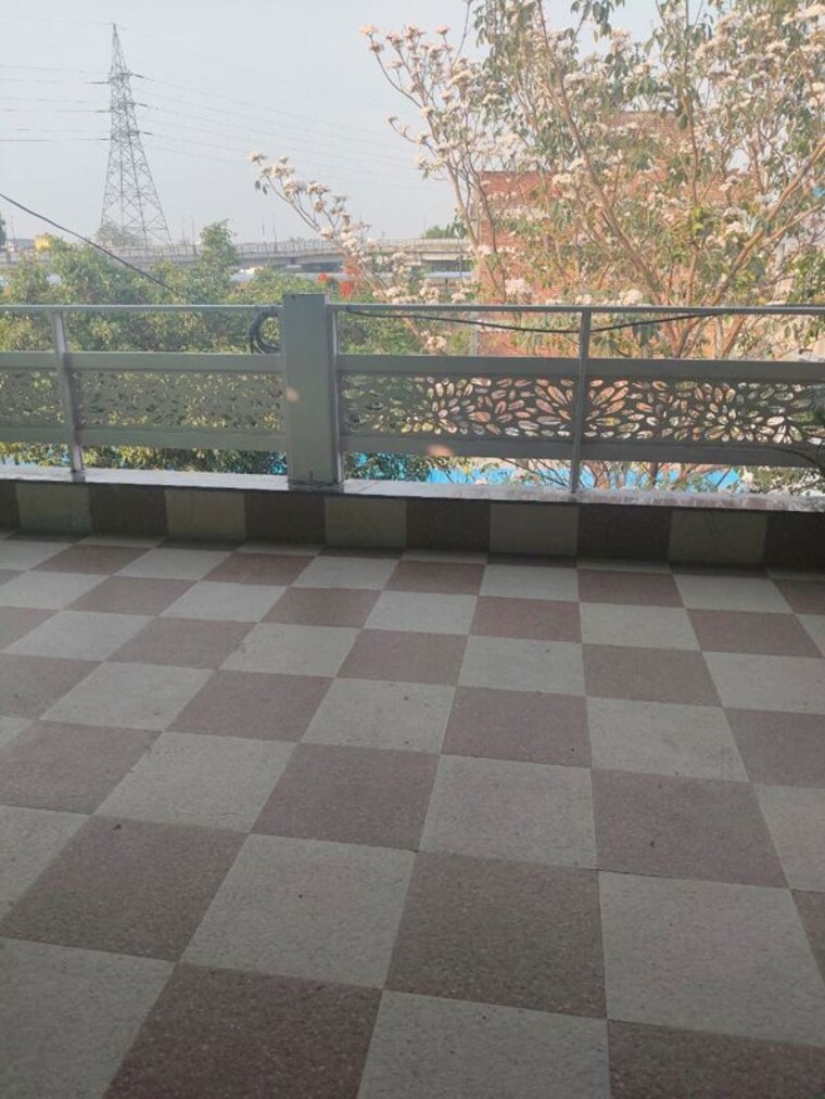 Balcony, gomti nagar 2 Bedroom 1800 Sq.Ft. Builder Floor In Gomti Nagar Lucknow 10216763