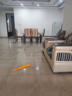 2 BHK + Pooja Room Builder Floor For Rent in Gomti Nagar