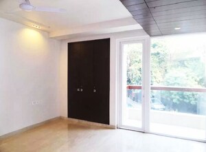 Room in 4 BHK Builder Floor at Safdarjung Development Area – for Rent