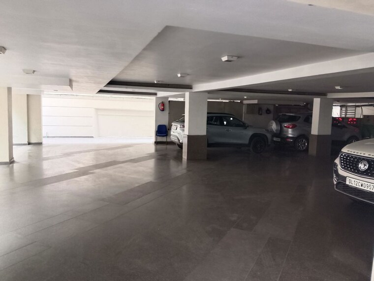  Parking, green park 4 Bedroom 4500 Sq.Ft. Builder Floor In Green Park Delhi 10216781