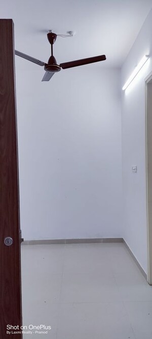 Room in 1 BHK Apartment at City View Building, Worli – for Rent