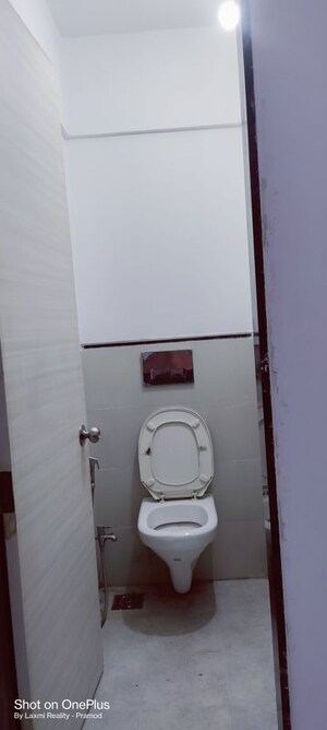 Bathroom in 1 BHK Apartment at City View Building, Worli – for Rent
