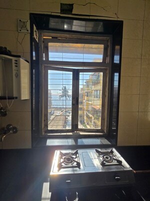 Furnished Amenities in 3 BHK Apartment at Citizen Apartment Mahim, Mahim West – for Rent