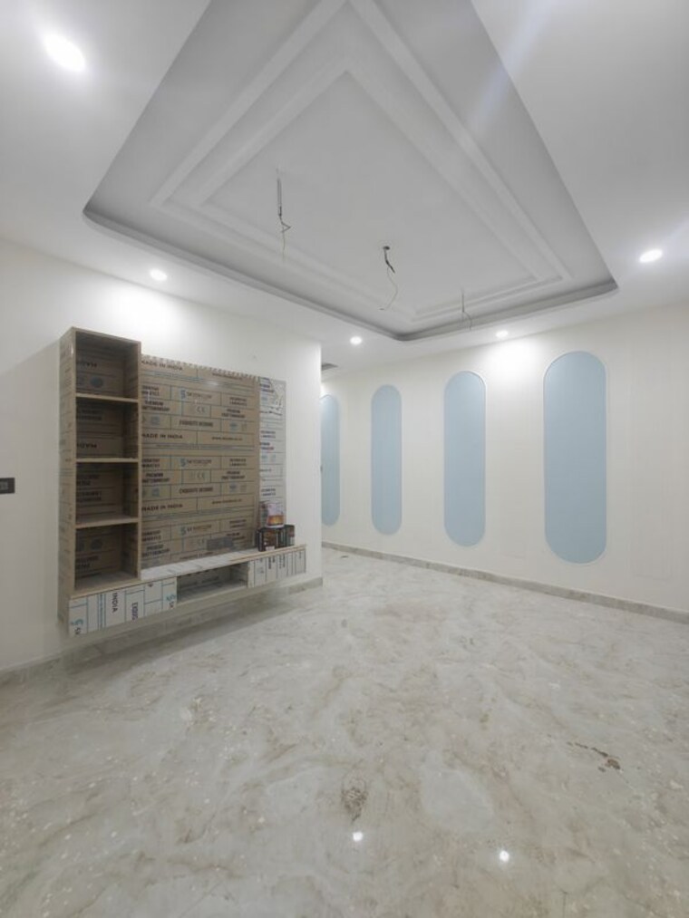 Room, sector 73 2 Bedroom 1100 Sq.Ft. Builder Floor In Sector 73 Noida 10216805