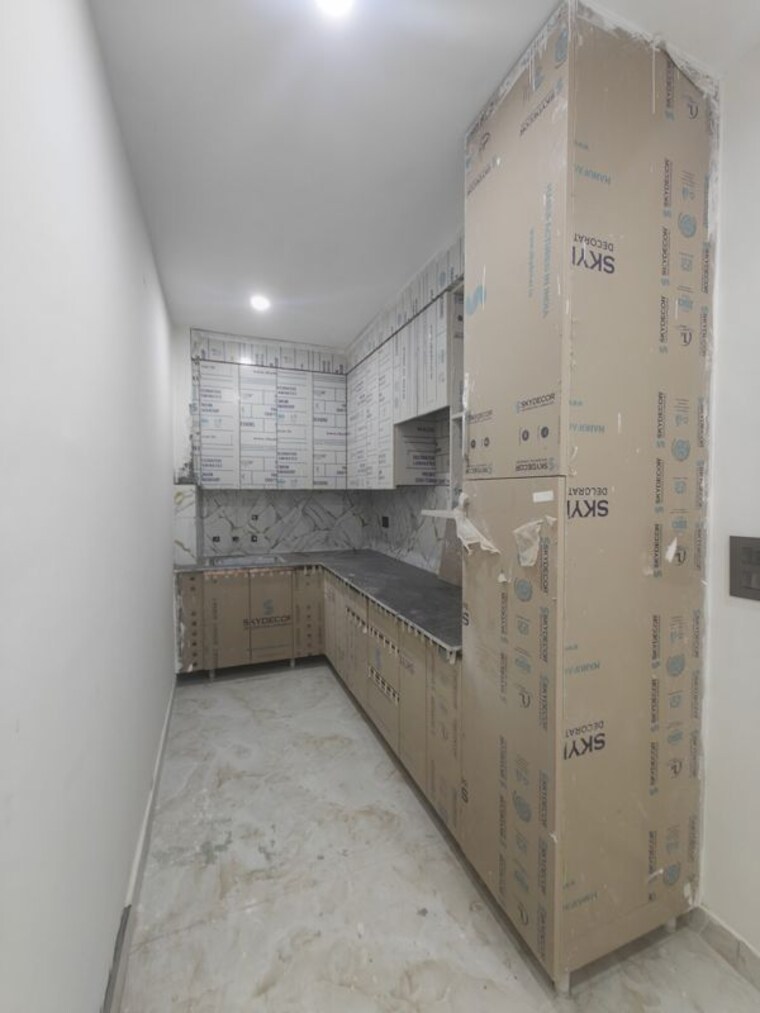 Kitchen, sector 73 2 Bedroom 1100 Sq.Ft. Builder Floor In Sector 73 Noida 10216805