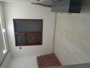 Room in 3 BHK Builder Floor at Rohini Sector 11 – for Sale