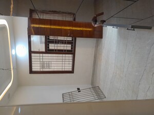 Furnished Amenities in 3 BHK Builder Floor at Rohini Sector 11 – for Sale