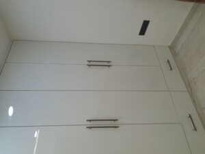 Furnished Amenities in 3 BHK Builder Floor at Rohini Sector 11 – for Sale