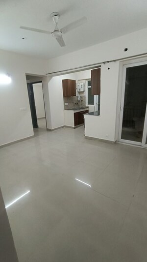 Room in 2 BHK Apartment at Sethi Max Royal, Sector 76 – for Rent