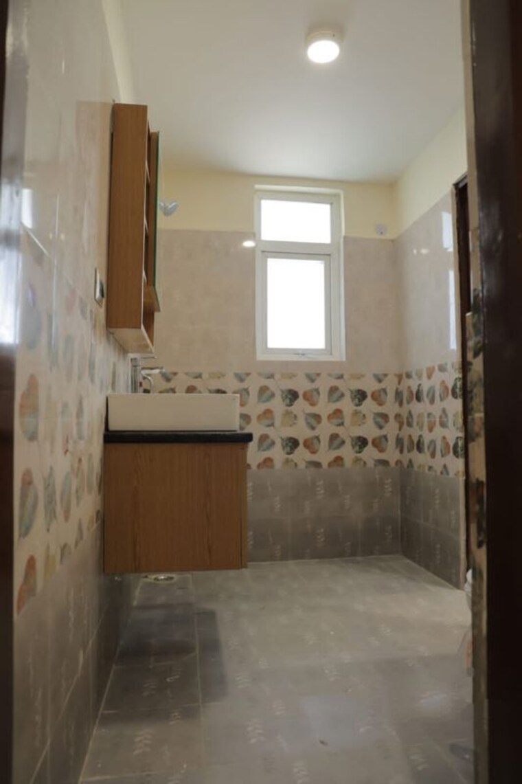 Bathroom, virat nagar 3 Bedroom 200 Sq.Yd. Builder Floor In Virat Nagar Panipat 10216867