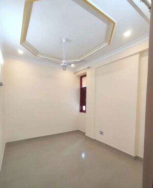 Room in 3 BHK Apartment at Rishita Manhattan, Gomti Nagar – for Rent