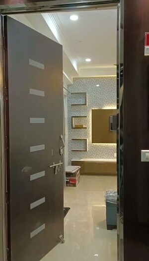 Furnished Amenities in 2 BHK Apartment at Gaur City 7th Avenue, Sector 4 Greater Noida – for Rent