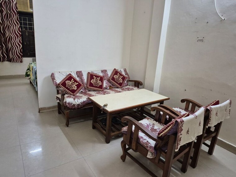 Bedroom, super-mart-1 3 Bedroom 263 Sq.Yd. Apartment In Sector 27 Gurgaon 10216919
