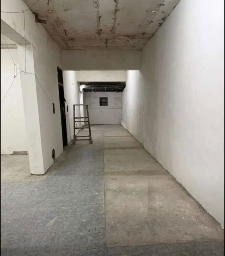 undefined, hazratganj Commercial Office Space 4400 Sq.Ft. In Hazratganj Lucknow 10216921