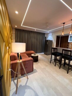 2 BHK + Servant Room Apartment For Rent in Aradhana Apartment Bandra West