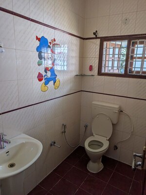 Attached Bathroom in 5 BHK Independent House at Ganesh Krupa Sadhashiv Nagar, Sadashiva Nagar – for Rent