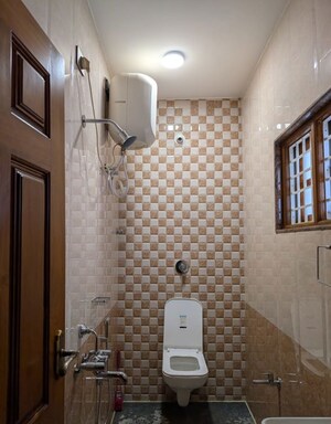 Attached Bathroom in 5 BHK Independent House at Ganesh Krupa Sadhashiv Nagar, Sadashiva Nagar – for Rent