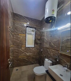 Bathroom in 2 BHK Apartment at Omaxe R2, Gomti Nagar – for Rent
