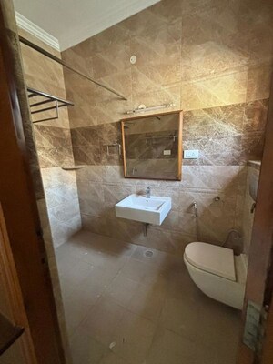 Bathroom in 4 BHK Apartment at Rajmahal Apartments Sadashiva Nagar, Sadashiva Nagar – for Rent