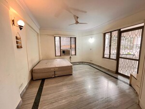 Room in 3 BHK Apartment at Krishna Apartment Vasanth Nagar, Vasanth Nagar – for Rent